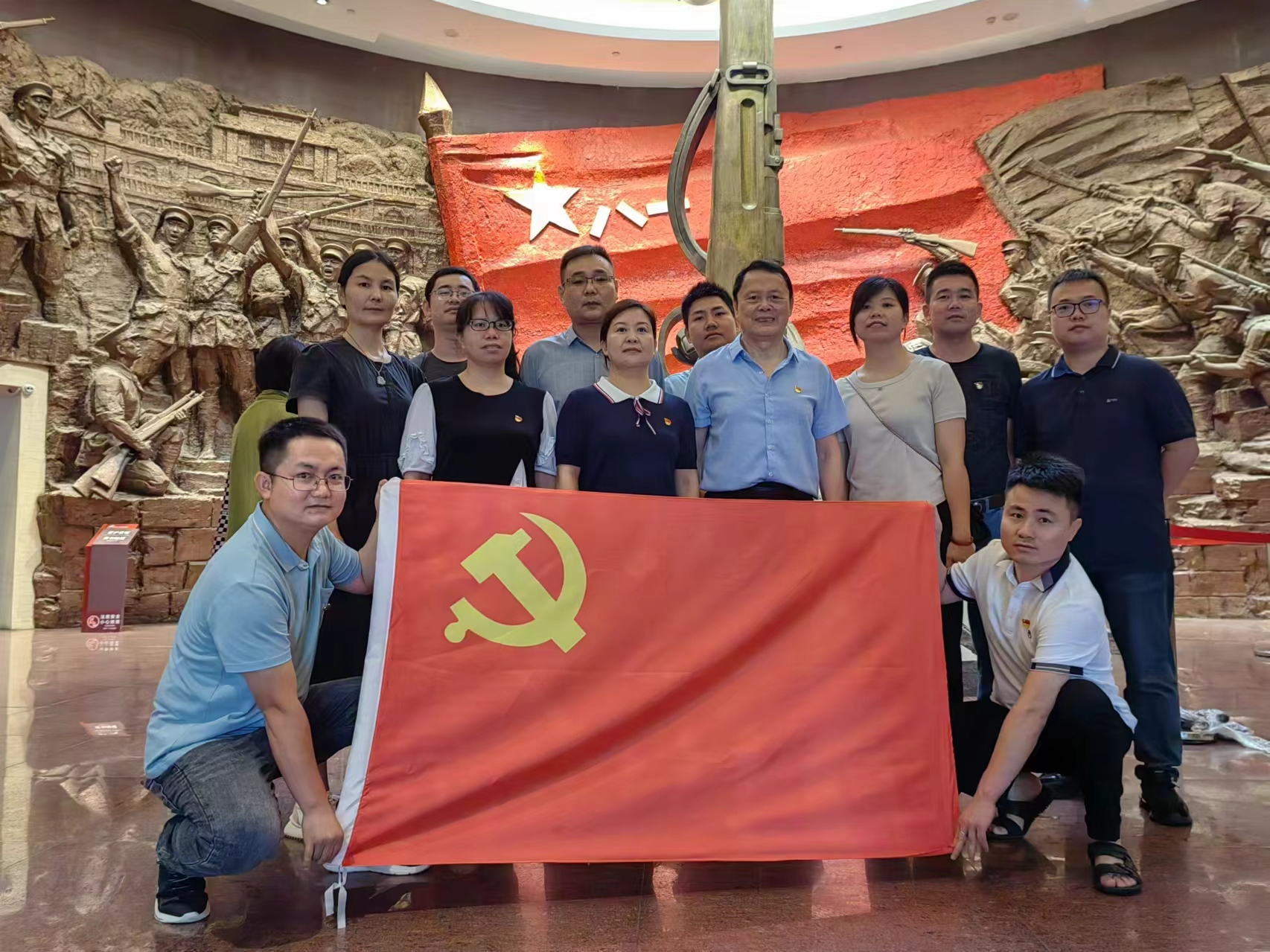 賡續(xù)紅色血脈，傳承建黨精神                                                    ——江西誠建黨支部開展“慶七一，感黨恩，跟黨走”主題黨日活動
